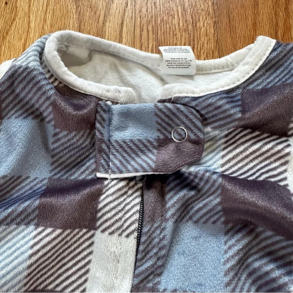 Modern Baby Plaid Sleeveless Baby Sleep Sack size 0-3 months